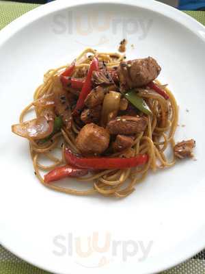 Yuraq Restaurant & Bar