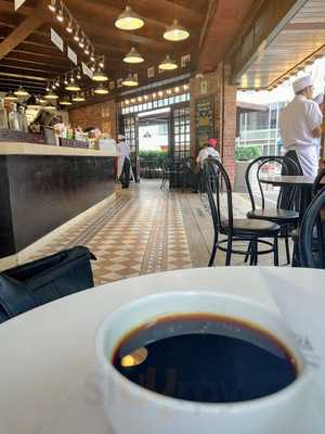 La Lucha Sangucheria Criolla