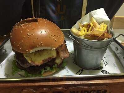 Aqp Burger Company & Coffee Company