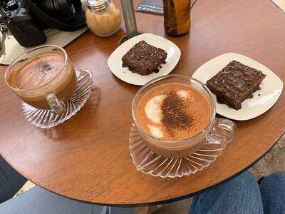 Mi Kcao Chocolates Y Café