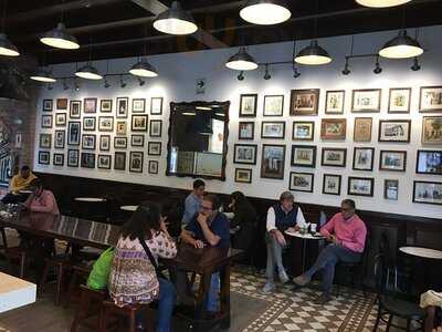 La Lucha Sangucheria Criolla