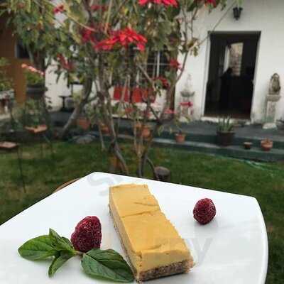 La Planta Cafe & Bakery