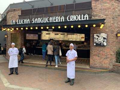 La Lucha Sanguchería Criolla