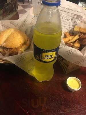 La Lucha Sanguchería Criolla