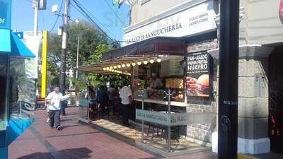 La Lucha Sanguchería Criolla