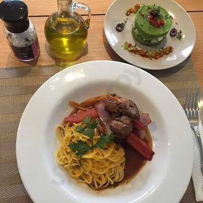 La Estancia Cafe Restaurante