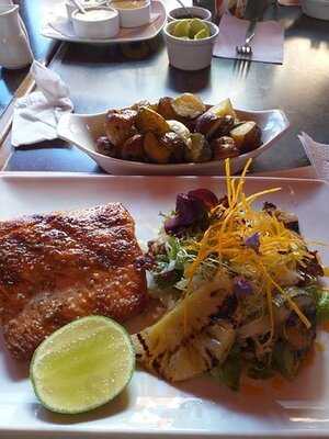 La Estación Brasa & Leña