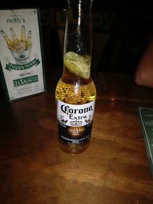 Molly's Irish Bar & Restaurant