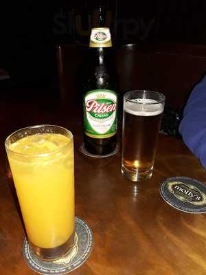 Molly's Irish Bar & Restaurant