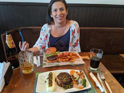 Molly's Irish Bar & Restaurant