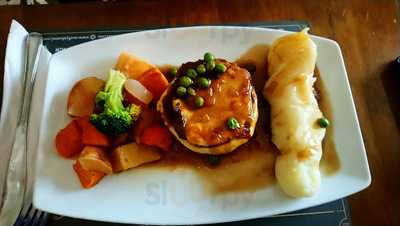 Molly's Irish Bar & Restaurant