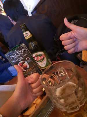 Molly's Irish Bar & Restaurant