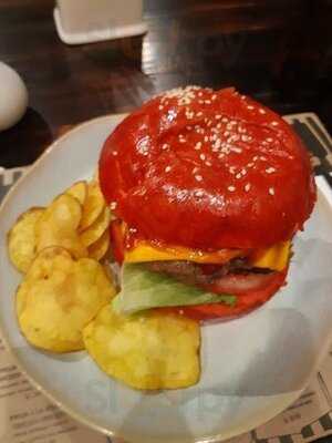 Red Llama Coffee & Sandwich Shop