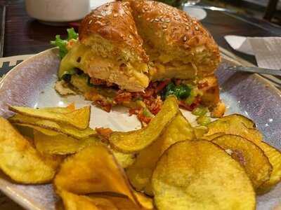 Red Llama Coffee & Sandwich Shop