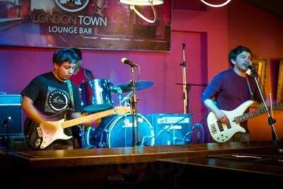 London Town Lounge Bar