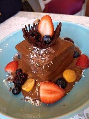 Las Bolena Tea Room & Restaurant