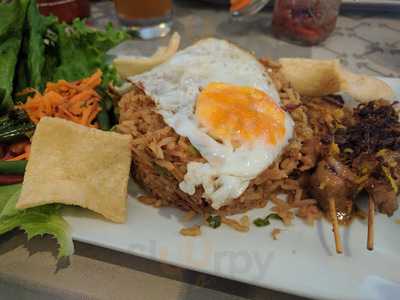 Mezzanine Café Gourmet