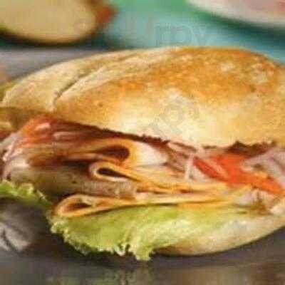 Victoria Y Gloria Sangucheria Criolla