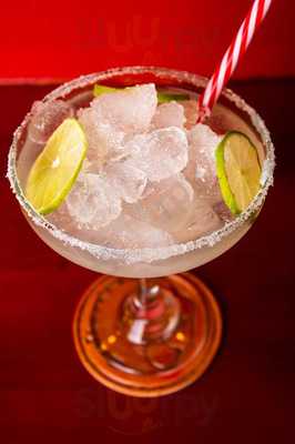 Caliente - Teteria Macerados Y Tapas