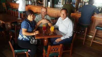 Houlihan's Irish Bar And Restaurant