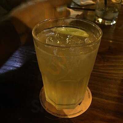 Houlihan's Irish Bar And Restaurant