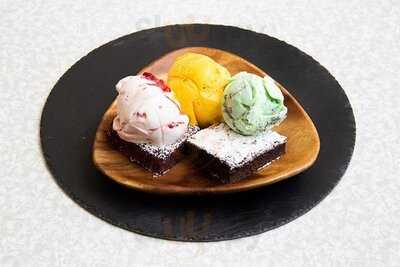 Maxicata Gelato Store