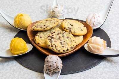 Maxicata Gelato Store