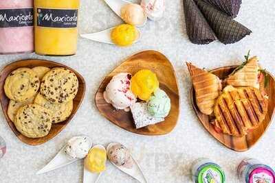 Maxicata Gelato Store