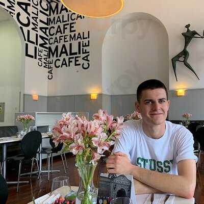 Mali Cafe & Restaurant