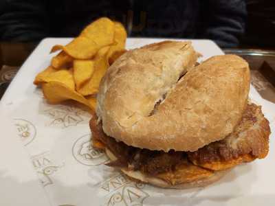 Viena Cafeteria Delicatessen