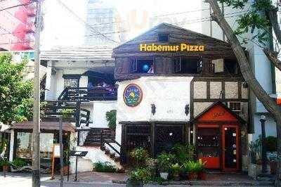 Habemus Pizza
