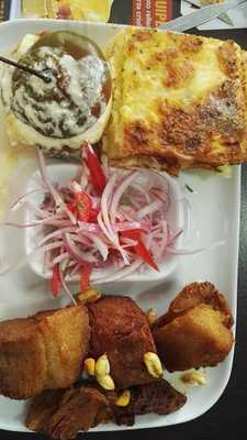 Los Lonccos Restaurante Arequipeño