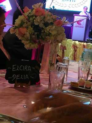 La Flor De La Canela