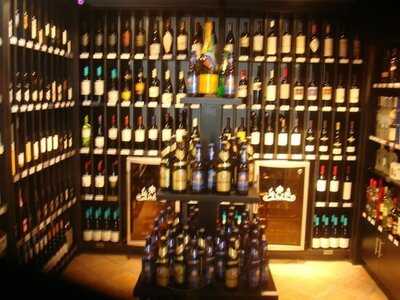 Wine & Bistro Market