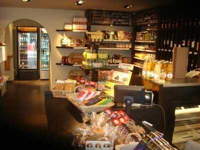 Wine & Bistro Market