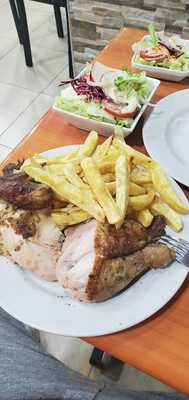 Pollos Y Parrilladas El Giganton