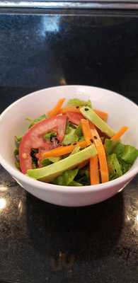 Makimona Sushi & Rolls