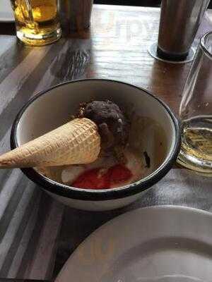 El Barrio Restaurante & Bar