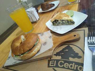 El Cedro Café