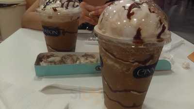 Cinnabon