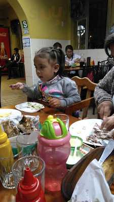 Polleria Los Antojitos De La Nonna