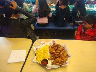 Chuck E Cheese