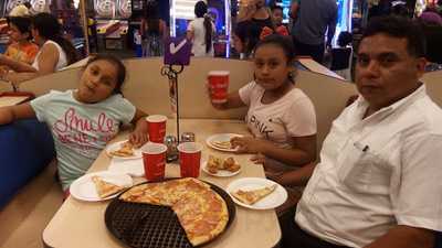 Chuck E Cheese