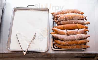 Los Auténticos Churros Españoles De La Virgen Del Carmen