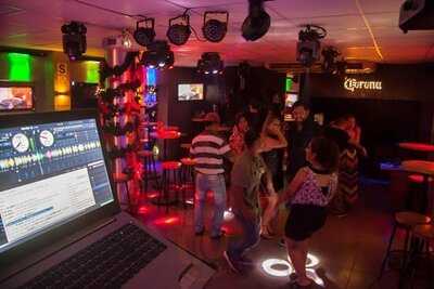 Persepolis Lounge Pub