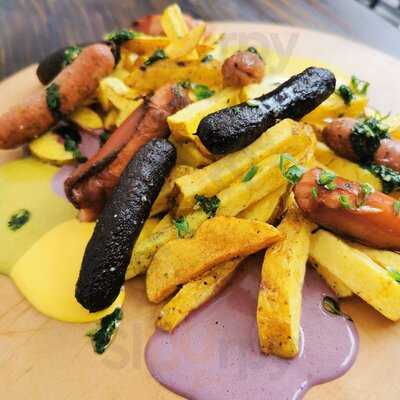 21.02 Resto & Lounge - Dazzler San Isidro