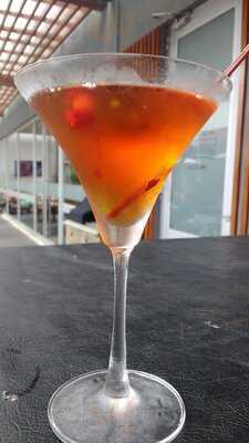 21.02 Resto & Lounge - Dazzler San Isidro