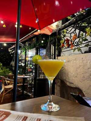 Cosmopolitan Bar Café