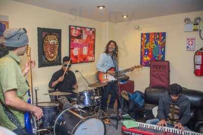 Saloma Cafe Lounge Resto Bar