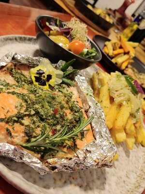 Varayoc Chicken & Grill